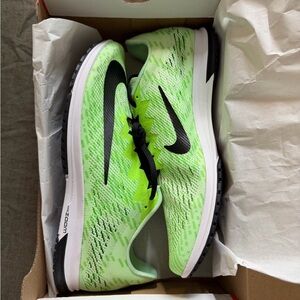 NWT Nike Men’s Air Zoom Streak LT 4